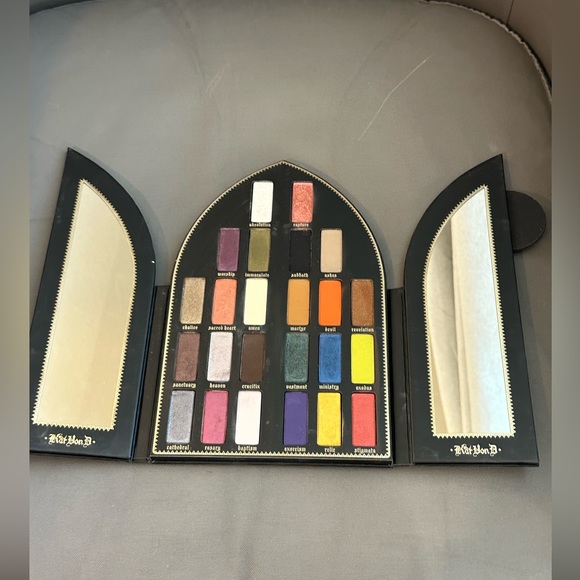KVD kat von d saint and sinner palette - Picture 2 of 4